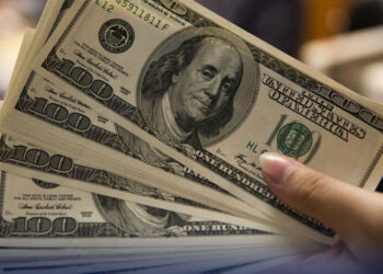 انٹربینک میں ڈالر 14 پیسے سستا