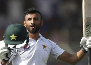 ملتان ٹیسٹ ، پاکستان کی بیٹنگ جاری ، شان مسعود کی شاندار سنچری