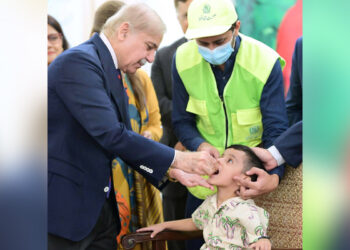 مجھے امید ہے کہ انسداد پولیو مہم کامیاب ہو گی اور پولیو کو ہمیشہ کے لیے پاکستان کی سرحدوں سے باہر نکال دیا جائے گا: شہباز شریف
