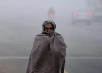 ملک میں خون جما دینے والی سردی کا راج، تعلیمی اداروں کے اوقات کار تبدیل