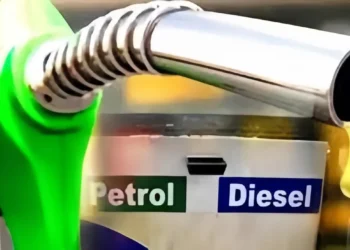 پیٹرول اور ڈیزل مزید ڈھائی روپے مہنگا کرنے کا فیصلہ