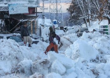 راولپنڈی اور اسلام آباد میں بارش اور مری میں برفباری کا سلسلہ جاری