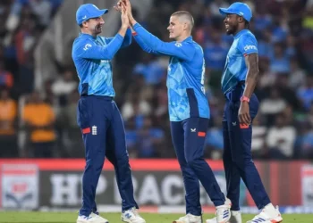 انگلینڈ کے فاسٹ بولر جیکب بیتھل کی آئی سی سی چیمپئنز ٹرافی میں شرکت مشکوک