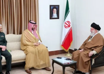 سعودی وزیرِ دفاع شہزادہ خالد کی ایران کے سپریم لیڈر سے ملاقات