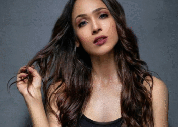 فریال محمود کی بولڈ ڈانس ویڈیو نے سوشل میڈیا پر ہنگامہ برپا کر دیا