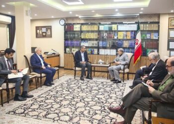 محسن نقوی کی ایرانی صدر سے ملاقات، پاک ایران تعلقات اور دوطرفہ تعاون پر گفتگو