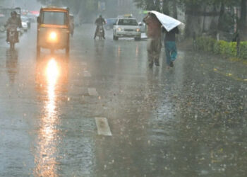 ملک کے مختلف علاقوں میں گرج چمک اور تیز ہواؤں کے ساتھ بارش کی پیشگوئی