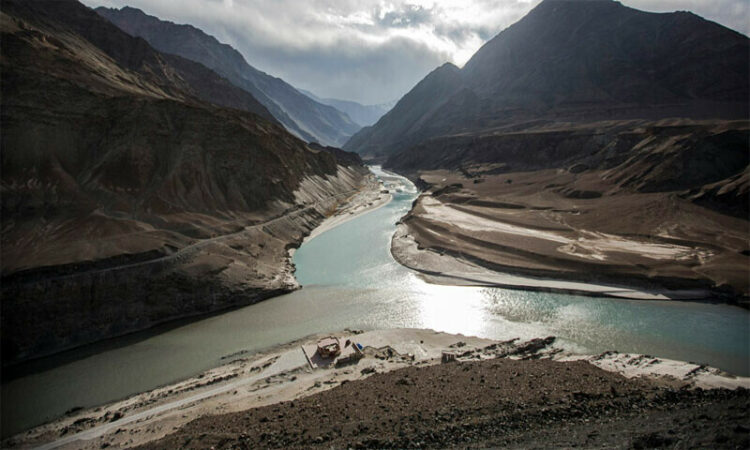 بین الاقوامی ثالثی عدالت کا فیصلہ: بھارت مغربی دریاؤں کا پانی بلا رکاوٹ پاکستان کے لیے چھوڑے