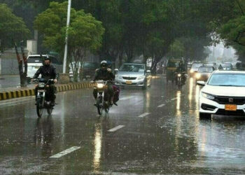 کراچی میں بارشوں کا سلسلہ جاری، موسم خوشگوار، محکمہ موسمیات نے مزید بارشوں کی پیش گوئی کر دی