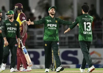 پاکستان نے ویسٹ انڈیز کو سنسنی خیز مقابلے میں 13 رنز سے شکست دے کر ٹی ٹوئنٹی سیریز اپنے نام کر لی