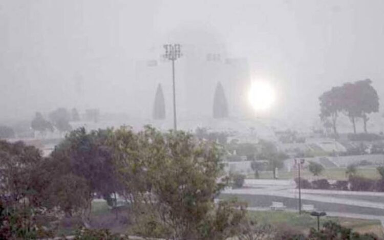 کراچی میں موسم گرم و خشک رہنے کا امکان، درجہ حرارت 37 ڈگری تک جا سکتا ہے