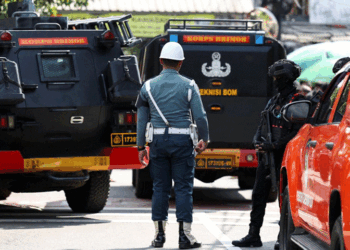 جکارتہ کی مسجد میں نمازِ جمعہ کے دوران دھماکا، 54 افراد زخمی؛ ممکنہ دہشت گردی کی تحقیقات شروع