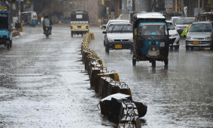 کراچی میں گرج چمک کے ساتھ بارش کا امکان، درجہ حرارت میں اضافے کی پیشگوئی