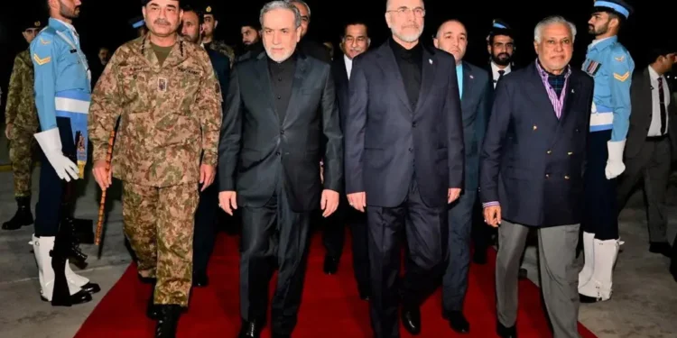 اسلام آباد میں امریکا سے مذاکرات کے لیے ایرانی اعلیٰ سطحی وفد کی آمد