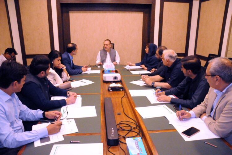 پیٹرولیم مصنوعات کی قیمتوں میں اضافے پر موٹر سائیکل سواروں کے لیے 2000 روپے ماہانہ سبسڈی شروع، شرجیل انعام میمن