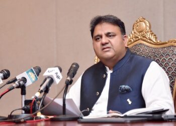 عمران خان اور مسلم لیگ ن مذاکرات کیلئے تیار ہیں ، فواد چوہدری کا دعویٰ