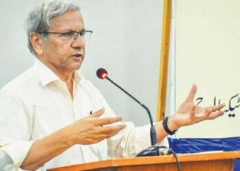 ملک دیوالیہ، معیشت ڈوب رہی ہے لیکن حکومت شاہانہ اخراجات کم کرنے کو تیار نہیں، قیصر بنگالی