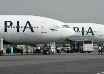 اندرون و بیرون ملک فضائی آپریشن شیڈول کے مطابق جاری ہے، پی آئی اے