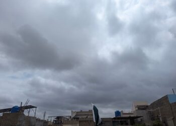 کراچی میں شدید گرمی کے باعث بادلوں کی تشکیل، آندھی کیساتھ بارش کا امکان