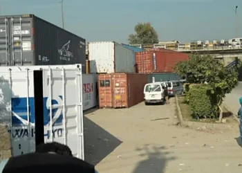 پی ٹی آئی احتجاج: سڑکوں کی بندش سے مویشی ہلاک، انڈوں اور سبزیوں کی سپلائی معطل