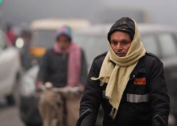 بلوچستان کی یخ بستہ ہواؤں کے باعث کراچی میں سردی کی لہر برقرار