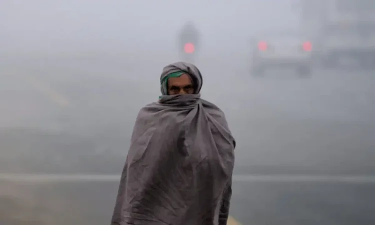 ملک میں خون جما دینے والی سردی کا راج، تعلیمی اداروں کے اوقات کار تبدیل