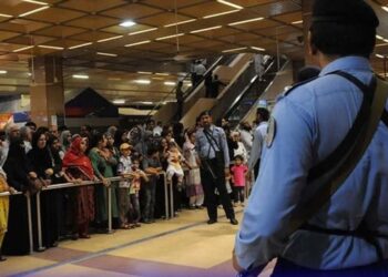 ایئرپورٹس پر 9 اضلاع  کے مسافروں کی کڑی نگرانی کی ہدایت