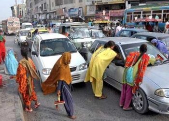 ٹریفک سگنلز پر خواجہ سراؤں کے بھیک مانگنے کے خلاف درخواست پر احکامات جاری: سندھ ہائیکورٹ