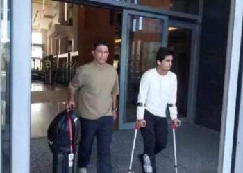 پاکستانی بیٹر صائم ایوب علاج کے لئے لندن پہنچ گئے