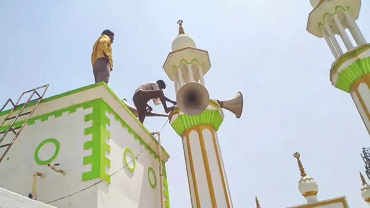 مودی سرکار کا ’اذان‘ پر نیا وار، مساجد کے لاؤڈ اسپیکر پر مکمل پابندی کے بعد مسلمان موبائل ایپ تک محدود