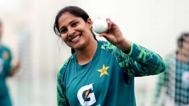 Sadia Iqbal Pakistan top ICC T20I bowler ranking 2025