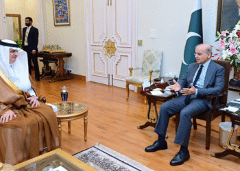 وزیراعظم شہباز شریف سے سعودی سفیر کی ملاقات، دو طرفہ تعلقات اور علاقائی امن پر تبادلہ خیال