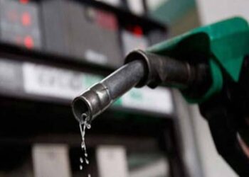The federal government announces a Rs. 3 price drop for petroleum products over the next 15 days