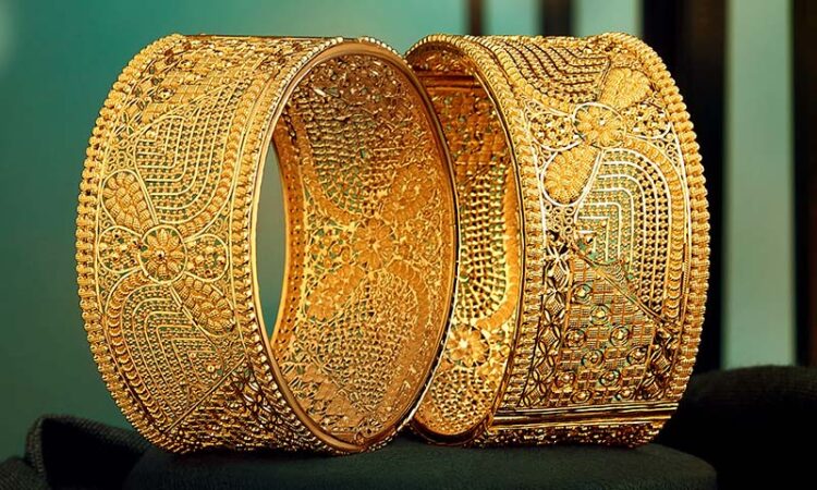 Gold Prices Continue to Fluctuate Nationwide, Per Tola Drops by Rs 5,000