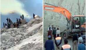 Landslide in Chilas buries 6 vehicles, 2 fall into river