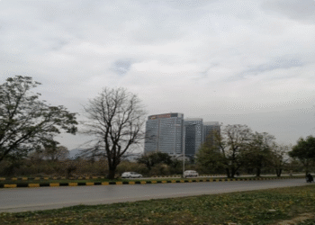 Dry and Cold Weather Expected Across Most Regions of the Country, Air Pollution Remains Severe in Lahore