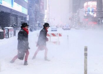 Severe Snowstorm Disrupts Life Across the US, 30 Killed in Weather-Related Incidents