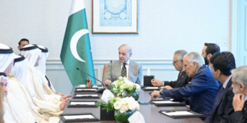 Shehbaz Sharif Meets Emir of Qatar, Agreement Reached to Expand Bilateral Relations and Economic Cooperation
