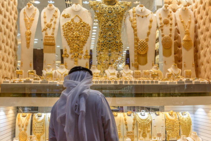 Sharp Drop in Gold Prices Prompts Jewelry Selling in the UAE