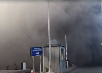 Fire at Clifton Superstore Remains Uncontrolled After 9 Hours, Firefighting Efforts Continue Fire at Clifton Superstore Remains Uncontrolled After 9 Hours, Firefighting Efforts Continue