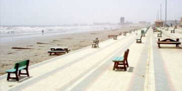 Karachi Heat to Ease as Sea Breeze Returns, Relief Expected in Coming Days